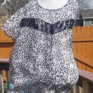 Plus size short sleeve shirt